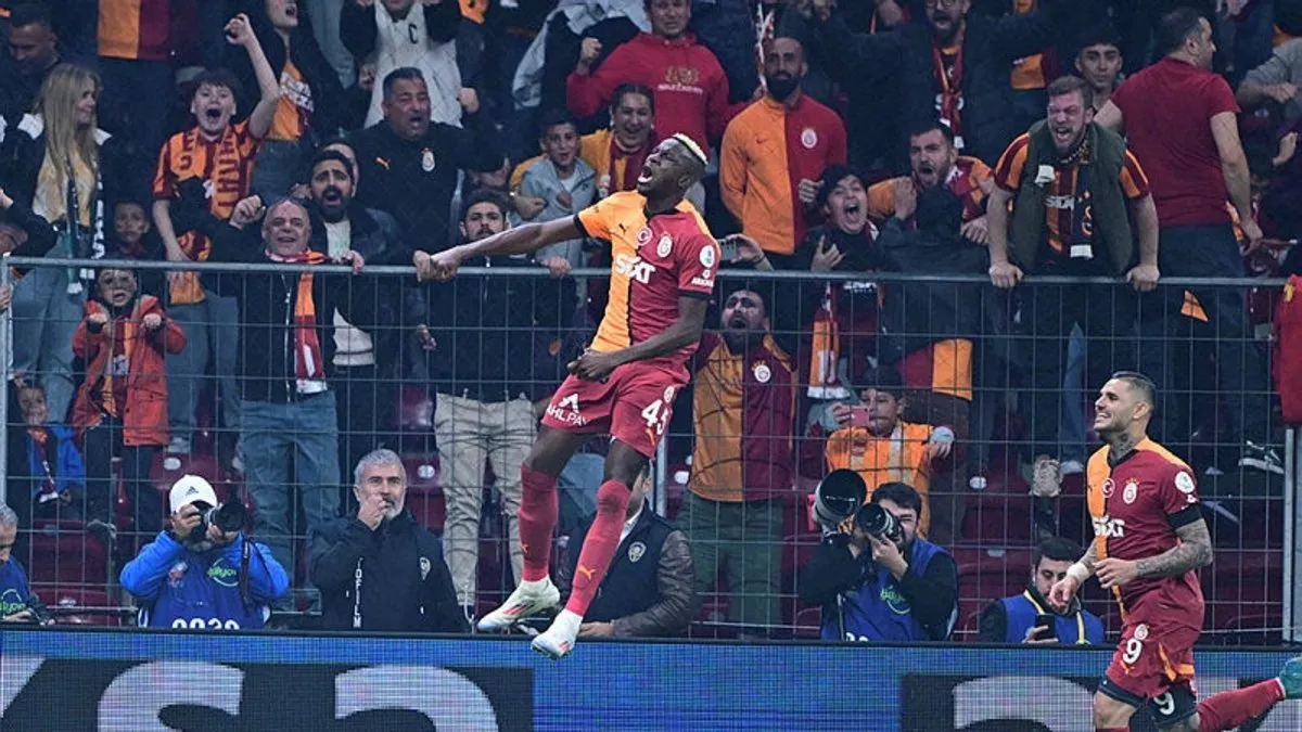 Osimhen: Icardi ile oynamak benim için bir onur