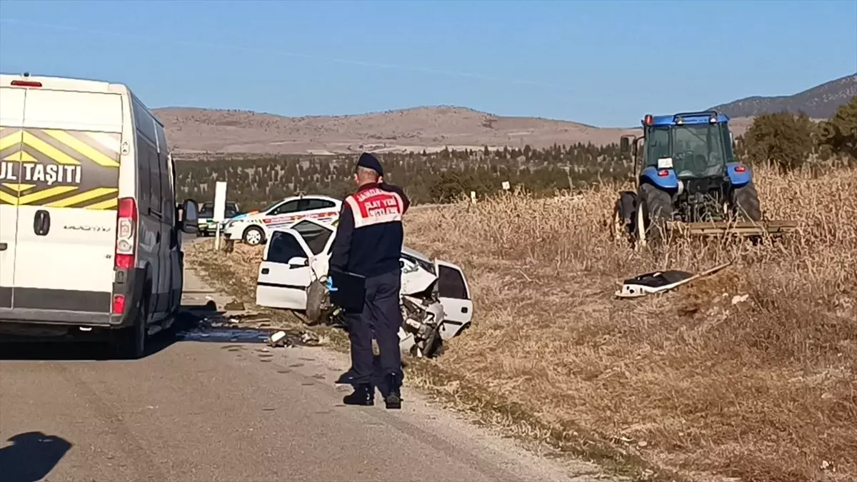 Sandıklı’da Trafik Kazası: 3 Ölü, 2 Yaralı