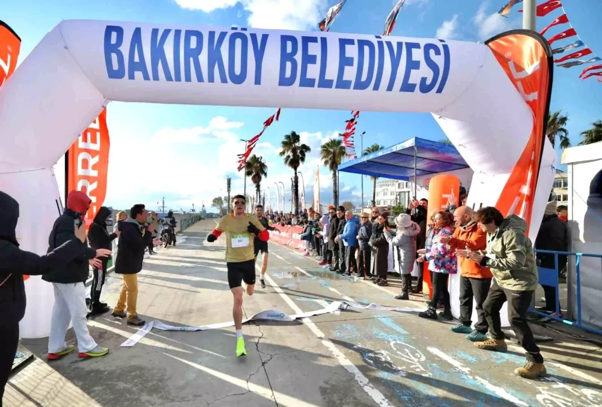 Bakırköy’de Öğretmenler Günü İçin Koşu Etkinliği Düzenlendi