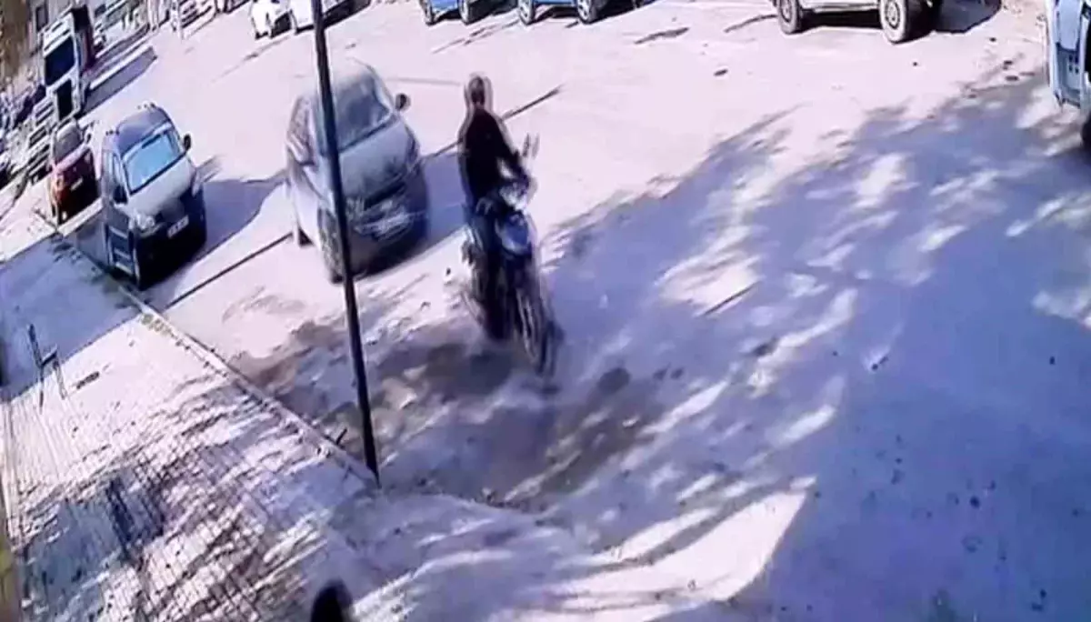 Elazığ’da Motosikletle Araç Çekildi