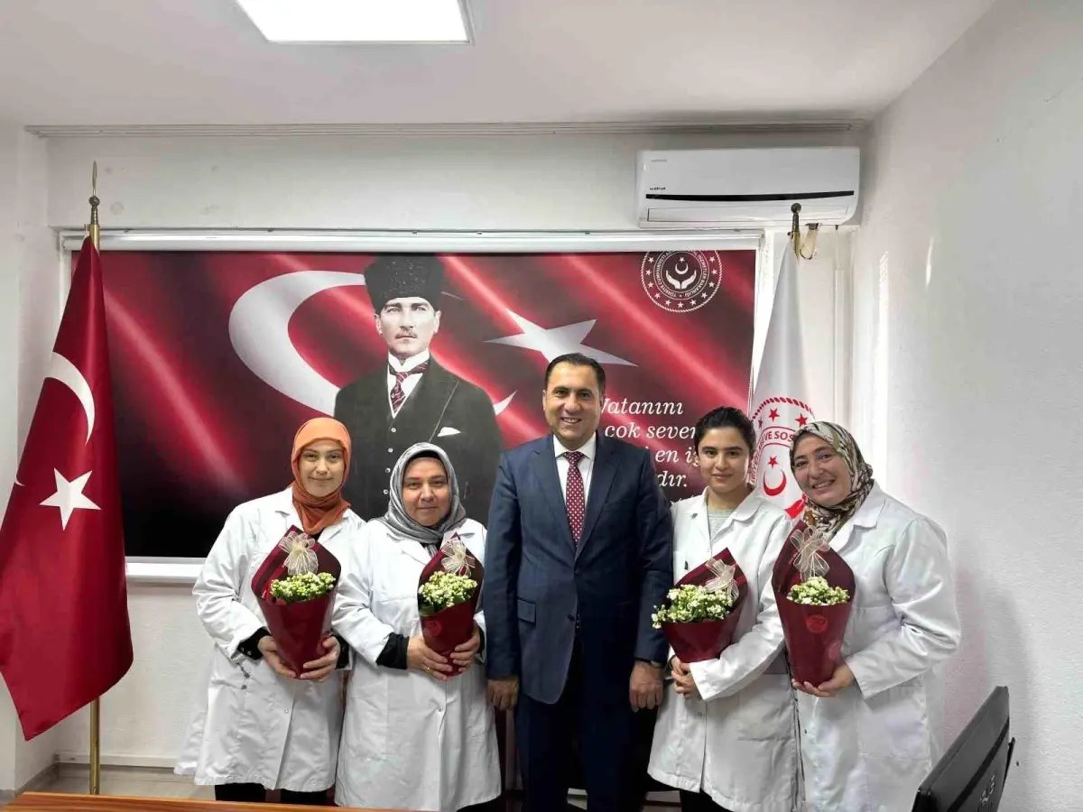 Türkoğlu’ndan Kadın Esnaflara Jest