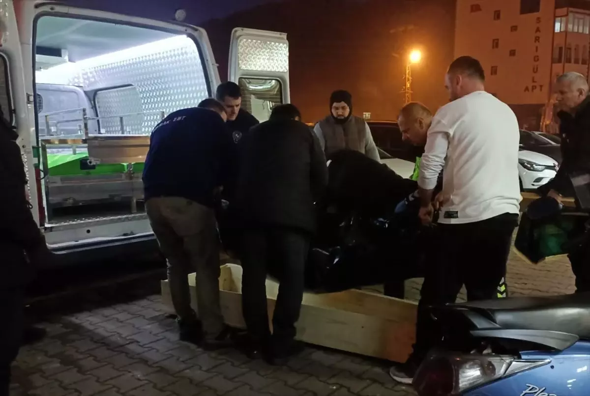 Erfelek’te Balkon Faciası: Bir Kişi Hayatını Kaybetti