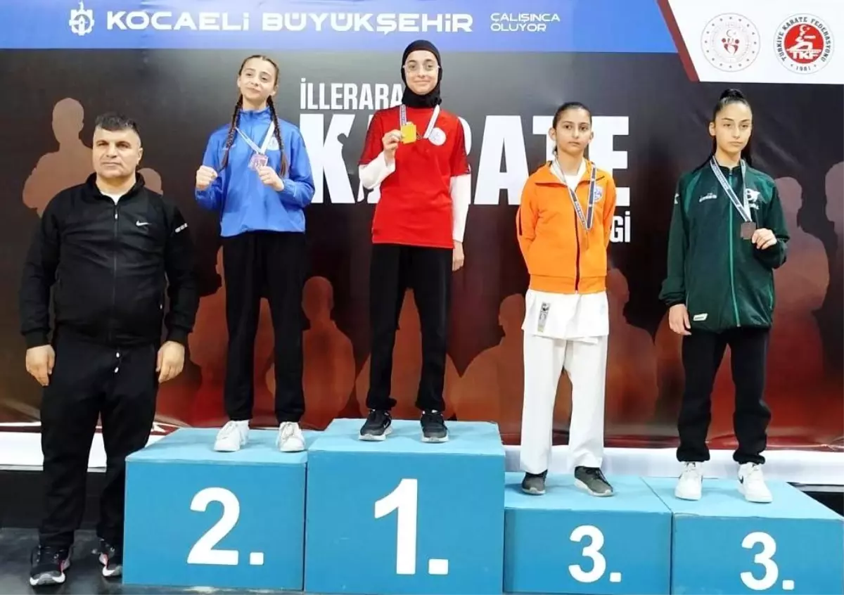 Körfez Gençlerbirliği, Karate Ligi’nde Üçüncü Oldu