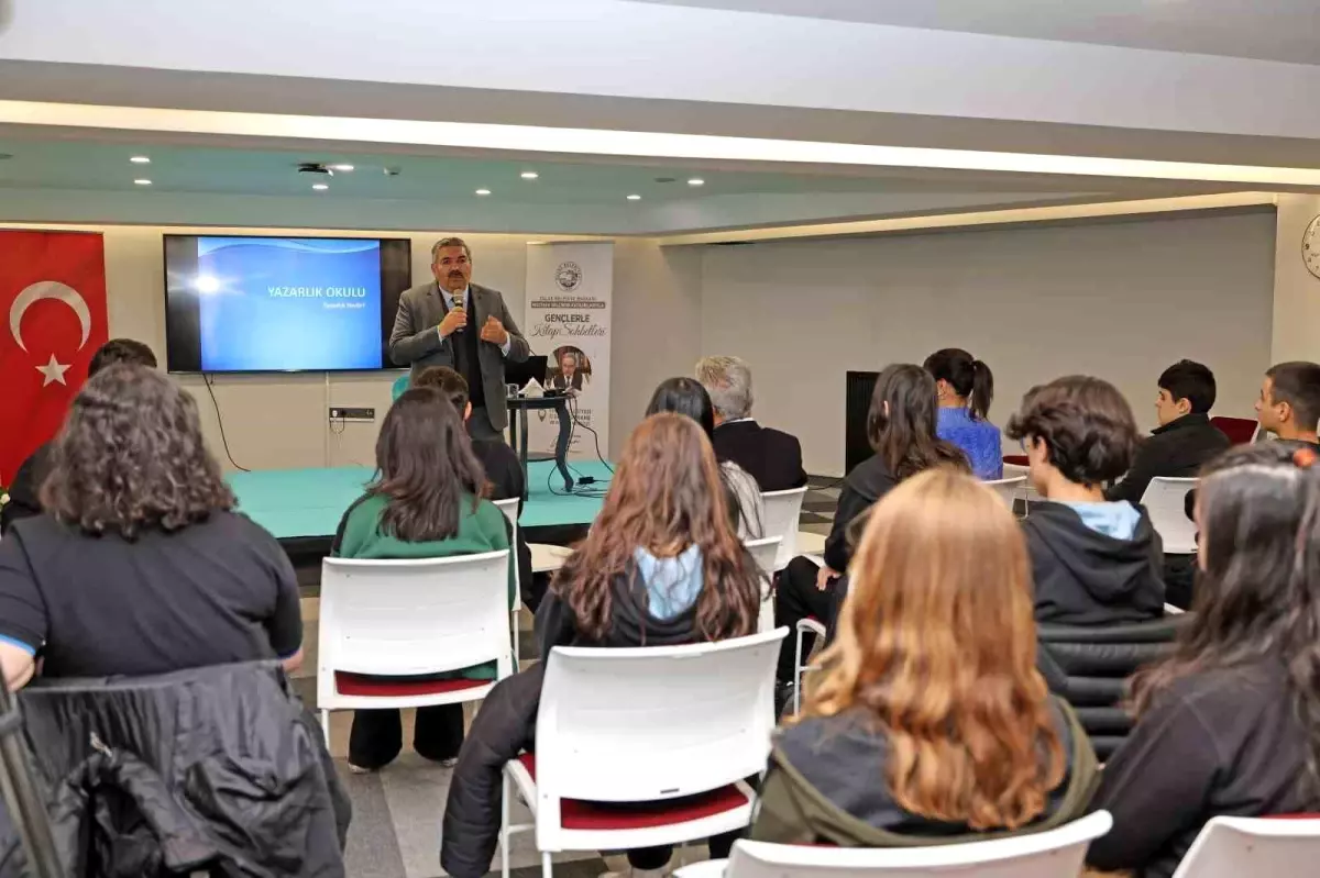 Talas’ta Yazar Okulu Seminerleri Başarıyla Devam Ediyor