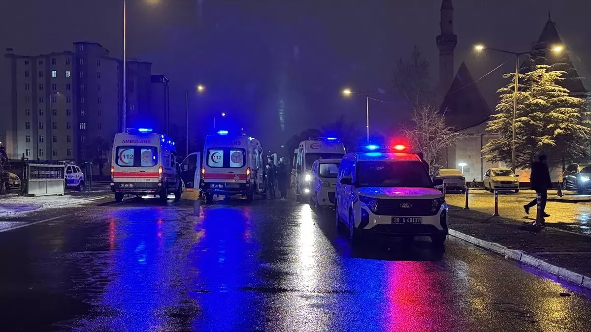 Kayseri’de Mobilya Mağazasının Deposunda Yangın